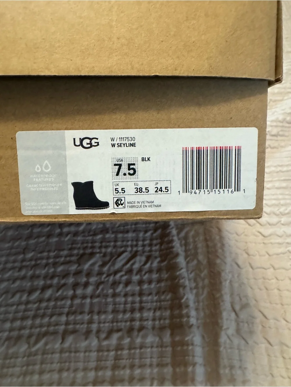 UGG Seyline Black Suede Short Wedge